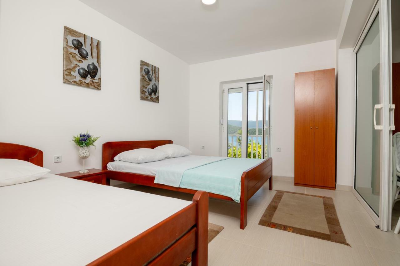 Apartments Lukrecia Неум Экстерьер фото