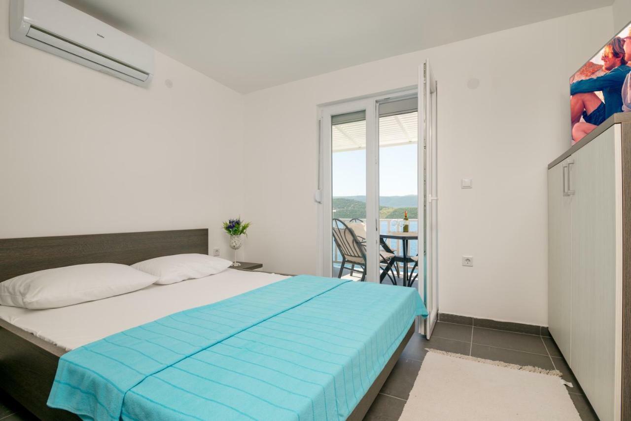 Apartments Lukrecia Неум Экстерьер фото