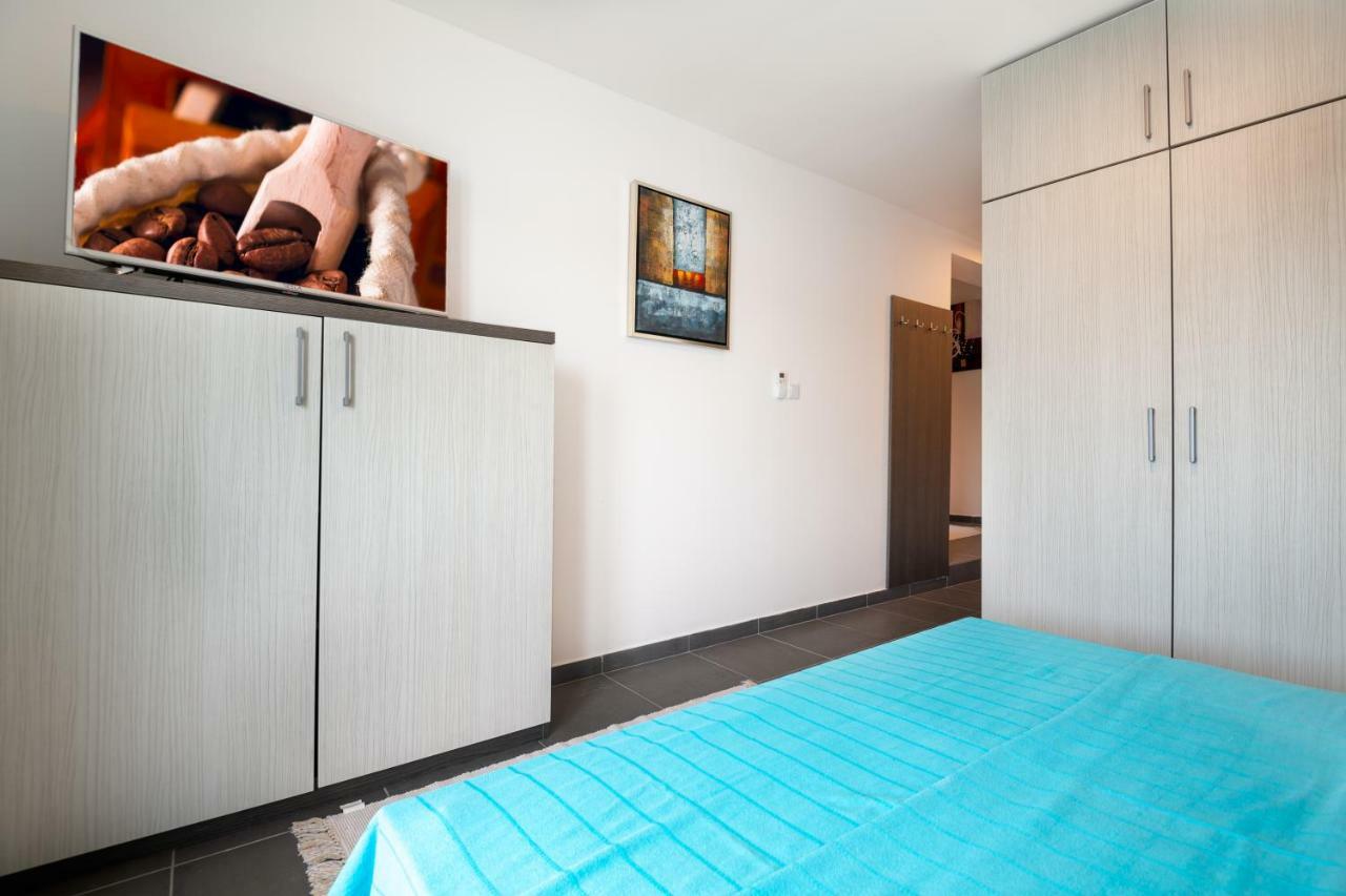 Apartments Lukrecia Неум Экстерьер фото
