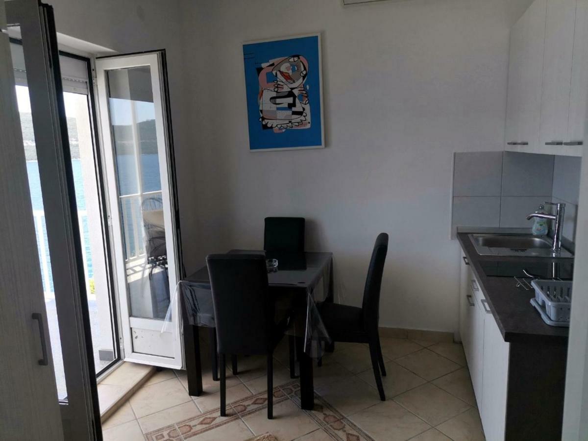 Apartments Lukrecia Неум Экстерьер фото