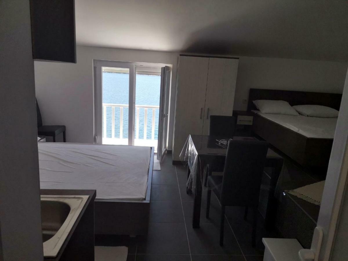 Apartments Lukrecia Неум Экстерьер фото